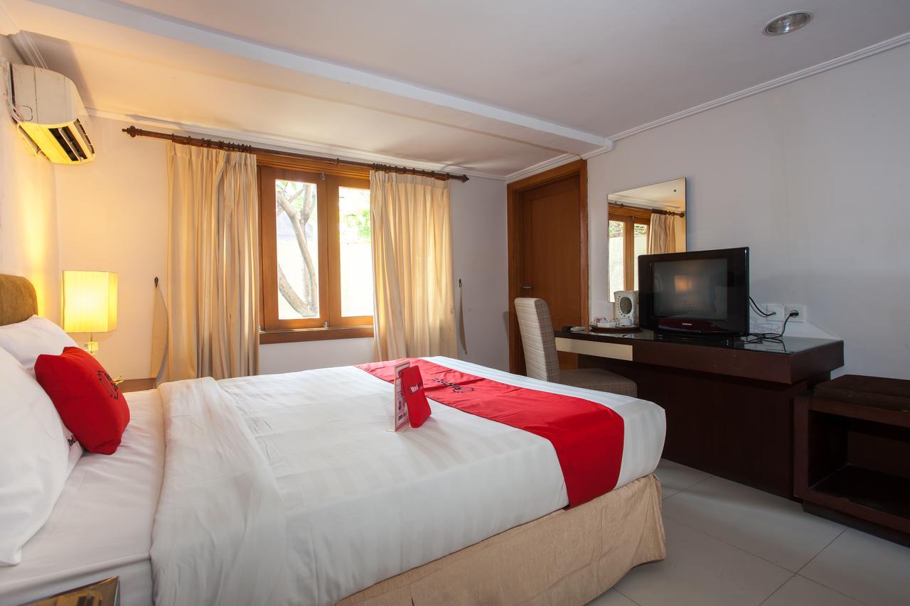 เรดดอร์ซ พรีเมียม แอท รายา งินเดน Hotel Wonocolo ภายนอก รูปภาพ