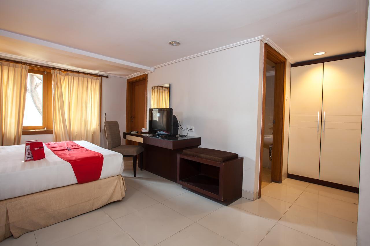 เรดดอร์ซ พรีเมียม แอท รายา งินเดน Hotel Wonocolo ภายนอก รูปภาพ