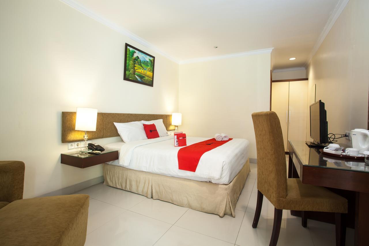 เรดดอร์ซ พรีเมียม แอท รายา งินเดน Hotel Wonocolo ภายนอก รูปภาพ