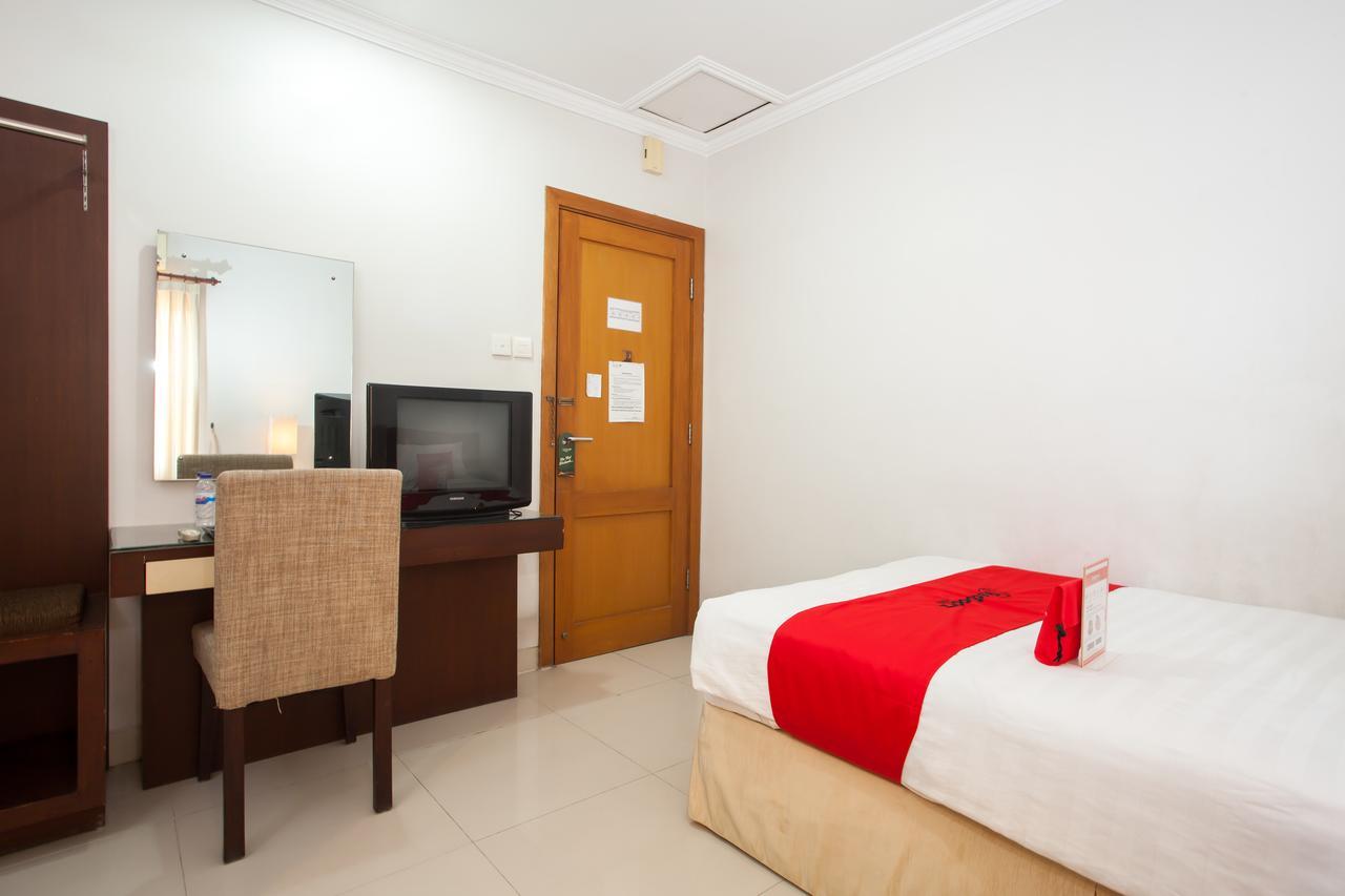 เรดดอร์ซ พรีเมียม แอท รายา งินเดน Hotel Wonocolo ภายนอก รูปภาพ