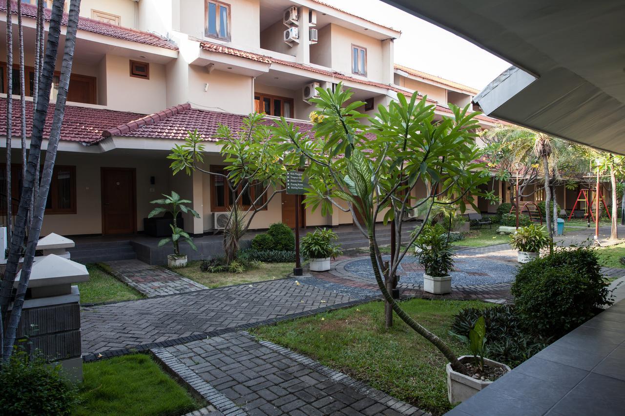เรดดอร์ซ พรีเมียม แอท รายา งินเดน Hotel Wonocolo ภายนอก รูปภาพ